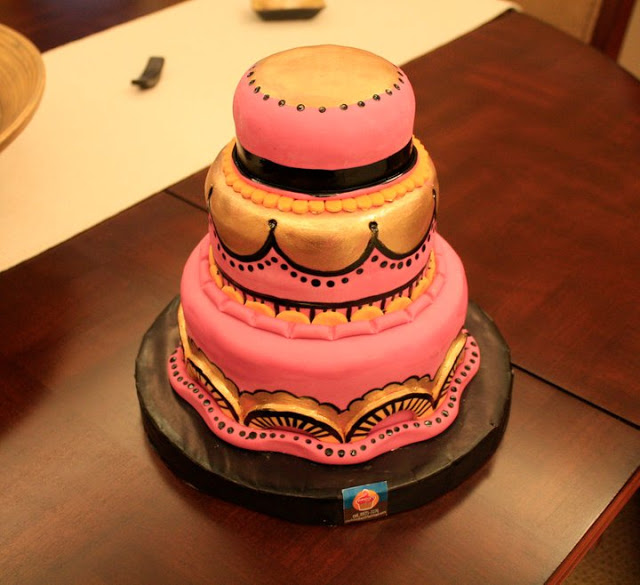 cake and cupcake baker